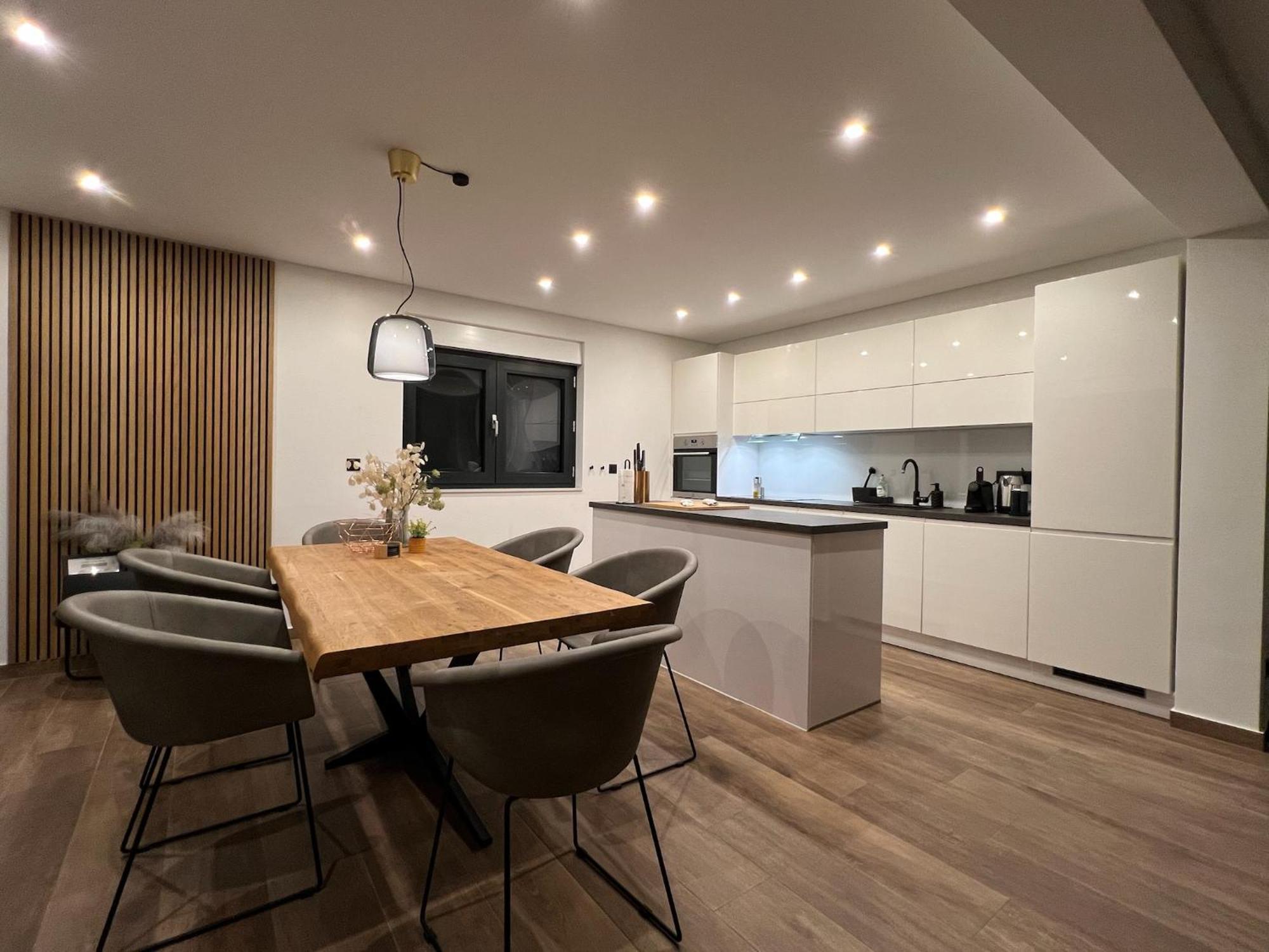 House & Home סלאטינה מראה חיצוני תמונה